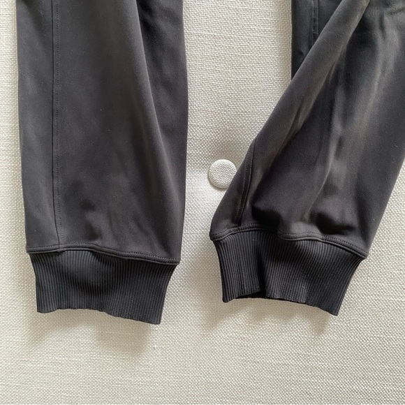 LULULEMON On The Fly Joggers *Luxtreme 28” Graphite Grey Size 2 - Picture 9 of 14